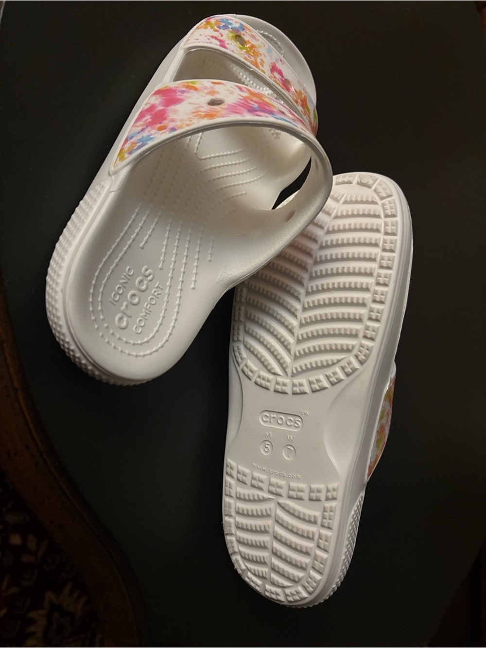 CROCS Classic Double Strap Slide Sandals Tie Dye Splatter Print Size 6 - Picture 5 of 9